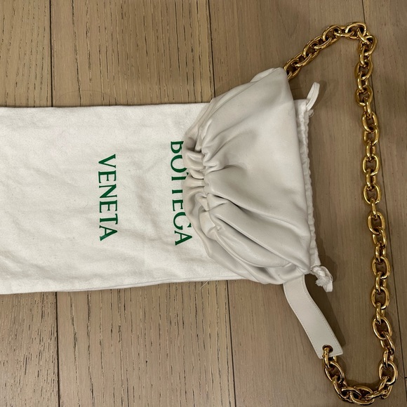 Bottega Veneta Bag in White - Picture 1 of 3